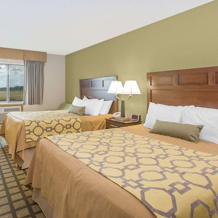 Hotel Baymont By Wyndham Ames Esterno foto