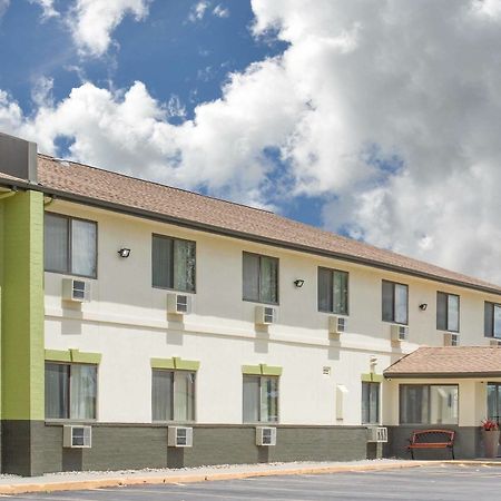 Hotel Baymont By Wyndham Ames Esterno foto