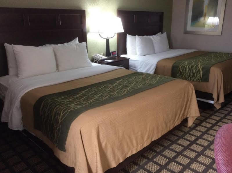 Hotel Baymont By Wyndham Ames Esterno foto