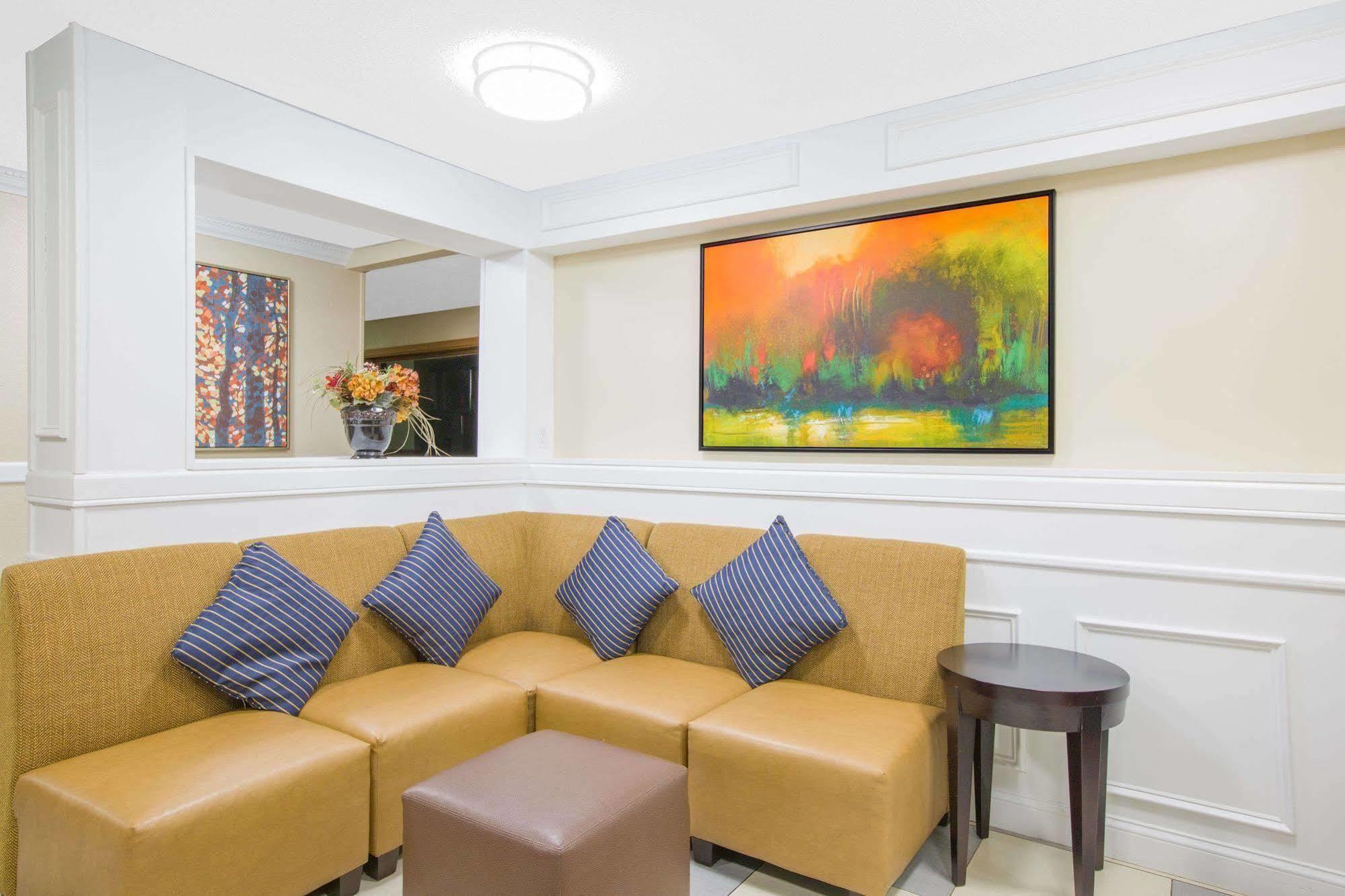 Hotel Baymont By Wyndham Ames Esterno foto