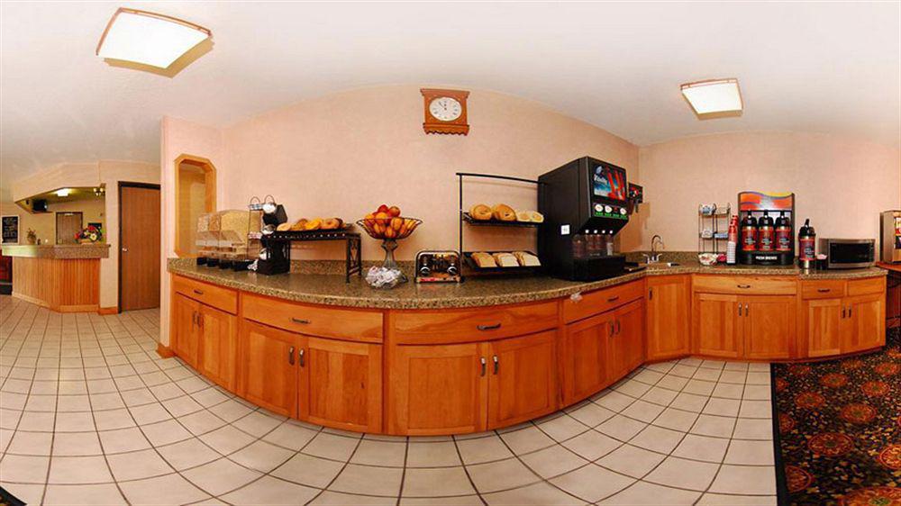 Hotel Baymont By Wyndham Ames Esterno foto
