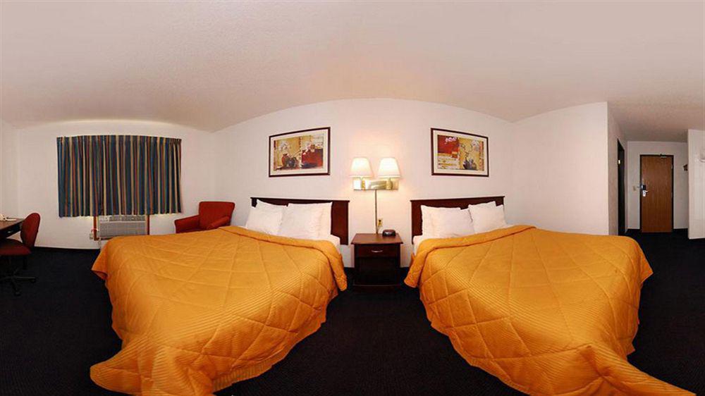 Hotel Baymont By Wyndham Ames Esterno foto