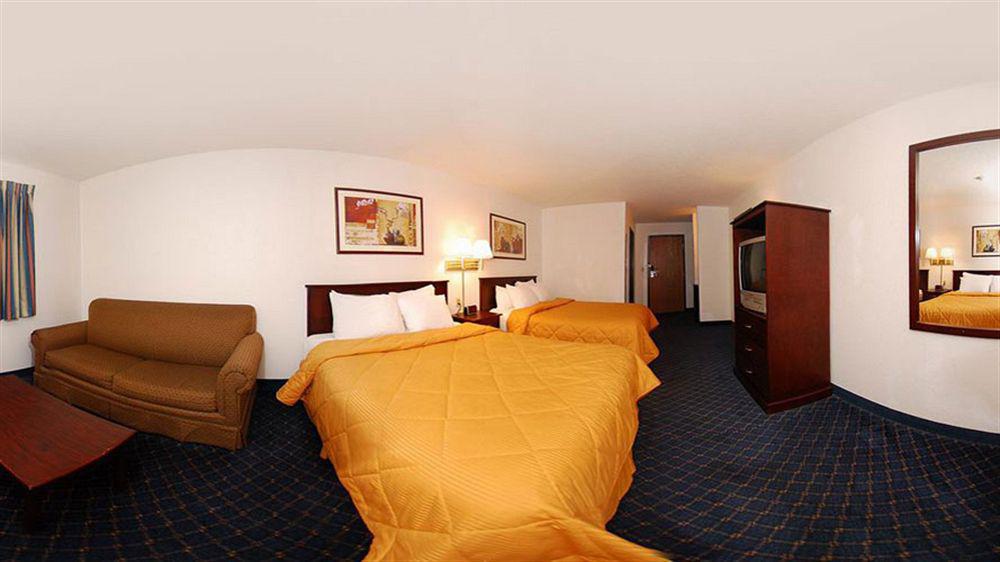 Hotel Baymont By Wyndham Ames Esterno foto